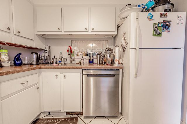 2601 NW 48th Ter 145, Lauderdale Lakes, FL 33313