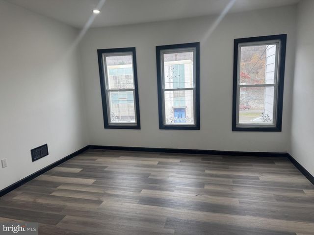 231 E A ST, Girardville, PA 17935