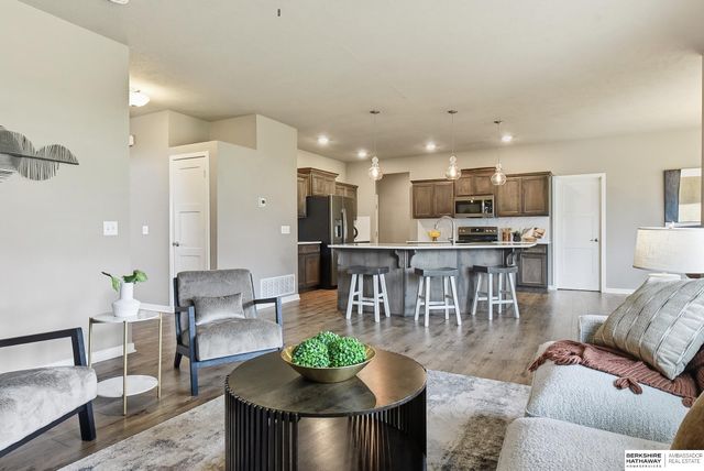 4801 N 181st Street, Elkhorn, NE 68022