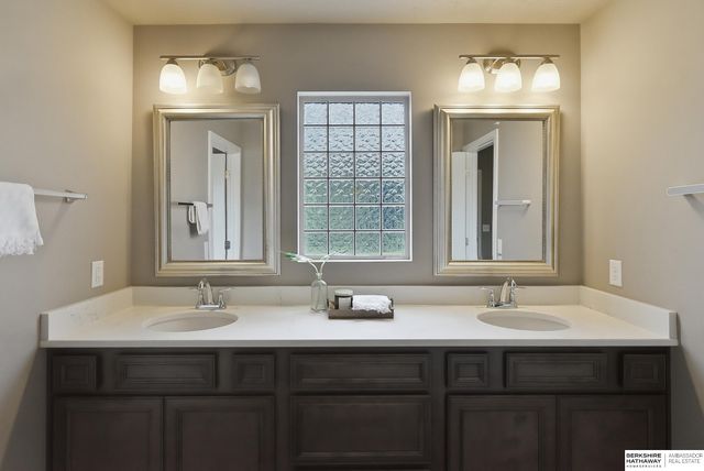 4801 N 181st Street, Elkhorn, NE 68022