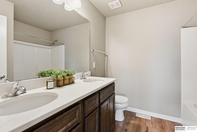 4801 N 181st Street, Elkhorn, NE 68022