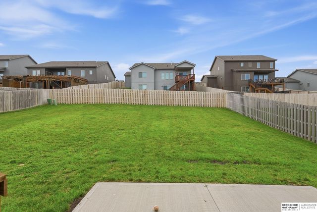 4801 N 181st Street, Elkhorn, NE 68022