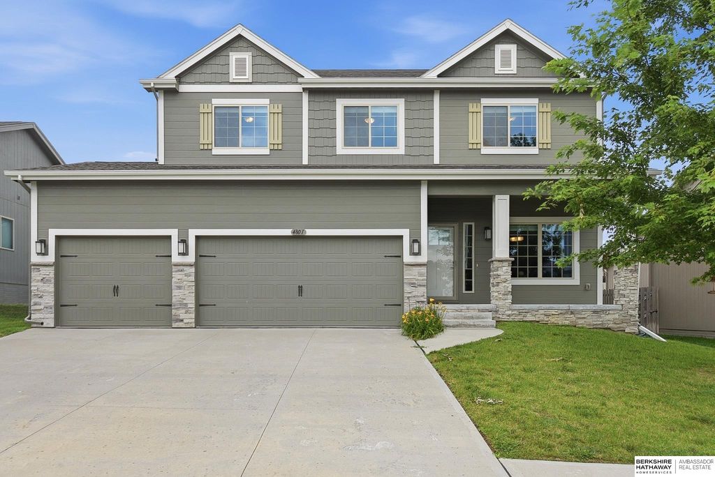 4801 N 181st Street, Elkhorn, NE 68022