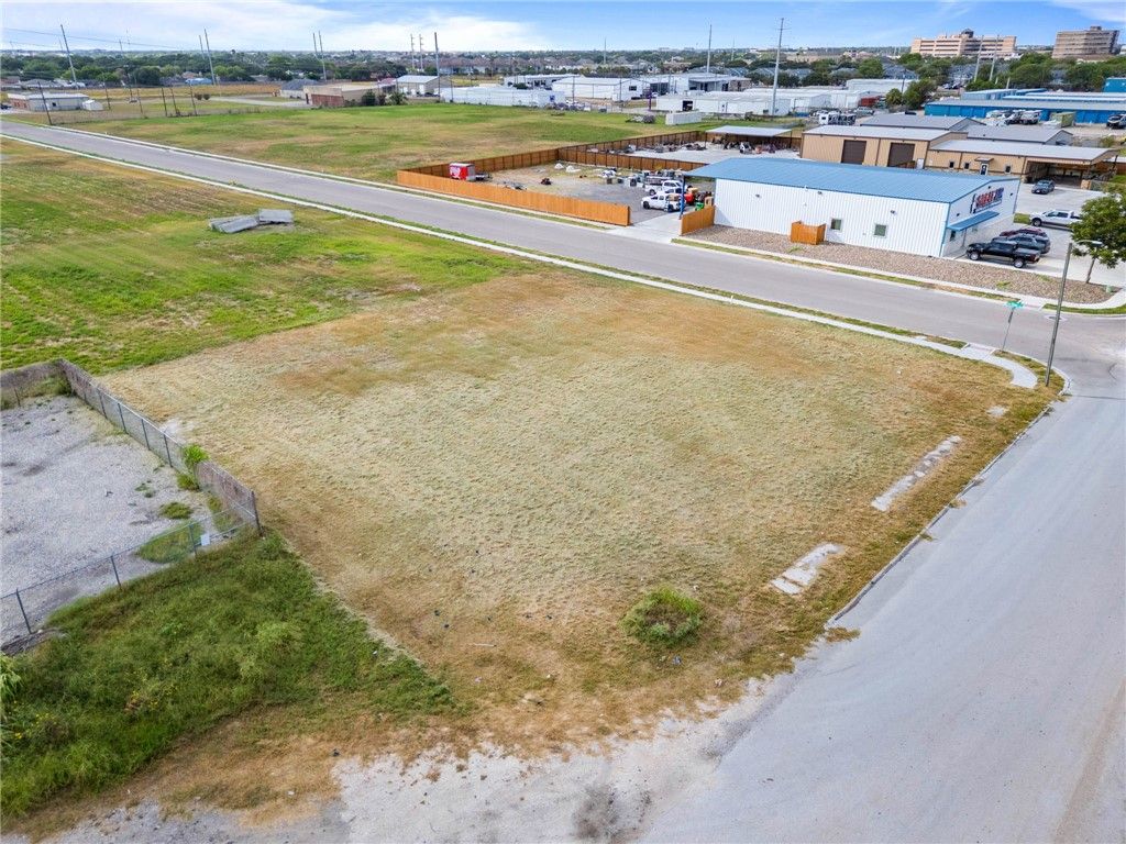 5710 La Playa St, Corpus Christi, TX 78414 — exterior