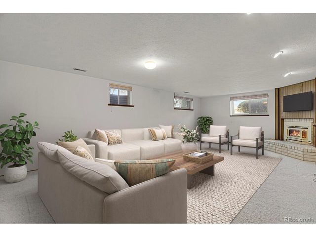 12414 W Florida Dr, Lakewood, CO 80228