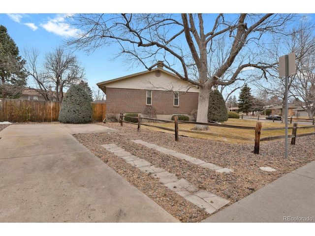 12414 W Florida Dr, Lakewood, CO 80228