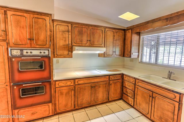 6220 N Placita Avila, Tucson, AZ 85718