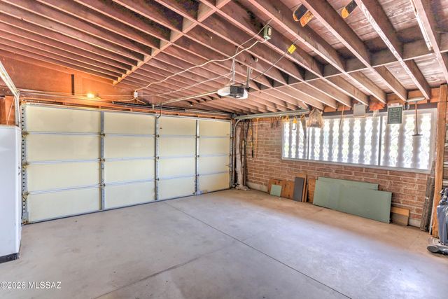 6220 N Placita Avila, Tucson, AZ 85718