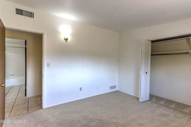 6220 N Placita Avila, Tucson, AZ 85718