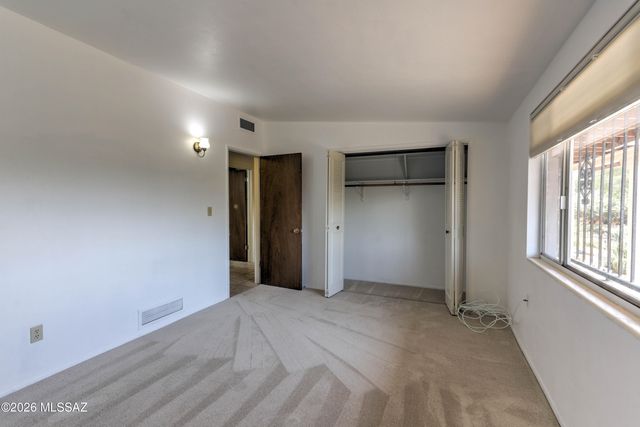 6220 N Placita Avila, Tucson, AZ 85718