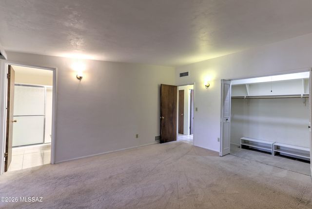 6220 N Placita Avila, Tucson, AZ 85718
