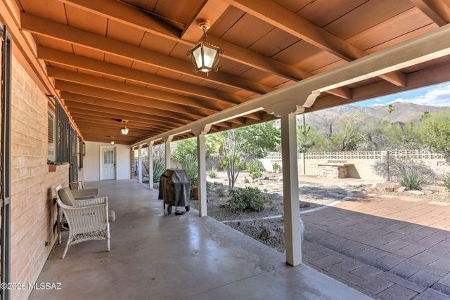 6220 N Placita Avila, Tucson, AZ 85718