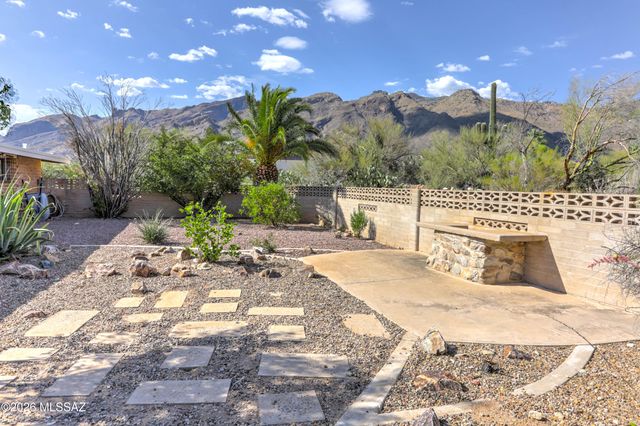 6220 N Placita Avila, Tucson, AZ 85718