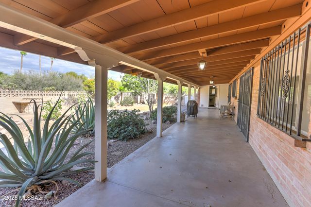 6220 N Placita Avila, Tucson, AZ 85718