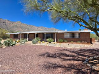 6220 N Placita Avila, Tucson, AZ 85718