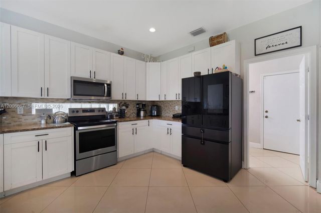 1225 Rosegate Boulevard, Riviera Beach, FL 33404