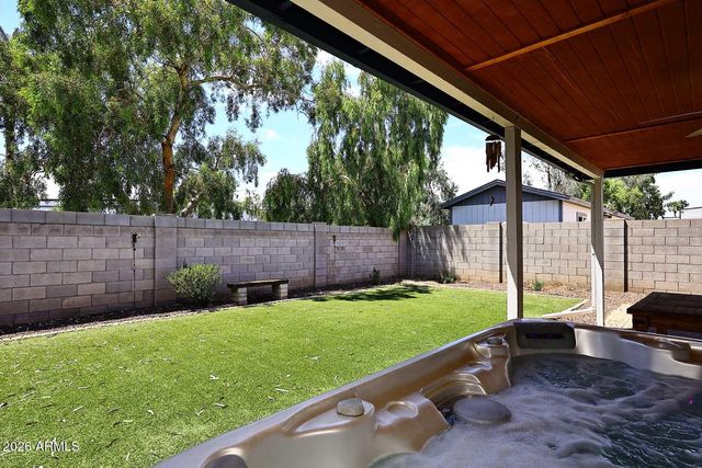 12218 N 50TH Avenue, Glendale, AZ 85304