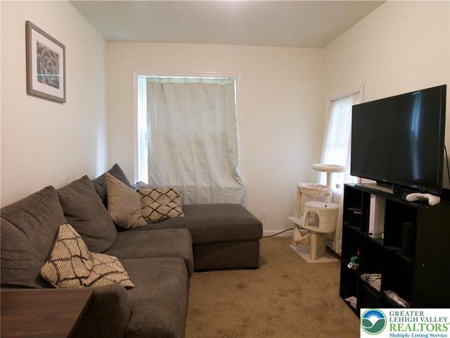 86 Garibaldi Avenue, Roseto Boro, PA 18013