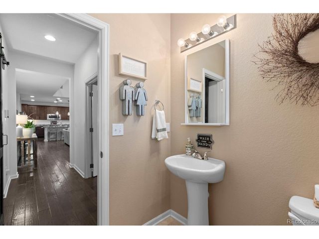 23753 E Briarwood Dr, Aurora, CO 80016