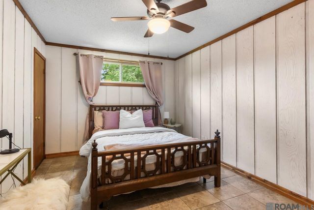 32063 Oneal Dr, Springfield, LA 70462