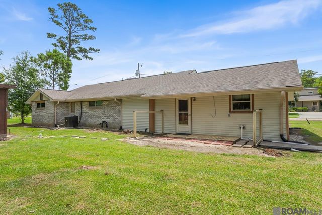 32063 Oneal Dr, Springfield, LA 70462