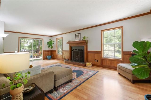 385 Roswell Farms Road, Roswell, GA 30075