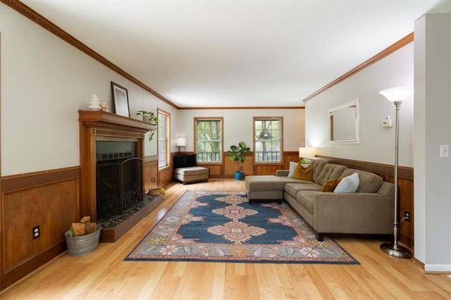 385 Roswell Farms Road, Roswell, GA 30075