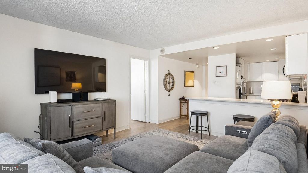 604 S WASHINGTON SQ #3008, PHILADELPHIA, PA 19106 — photo 4