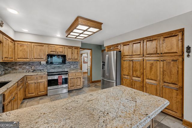 330 Scarlet Lane, Lakemont, GA 30552