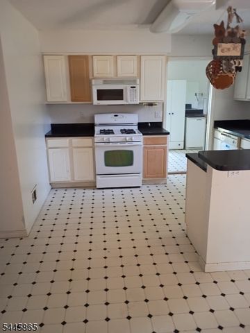 9 Nautilus Blvd, Lacey Twp., NJ 08731