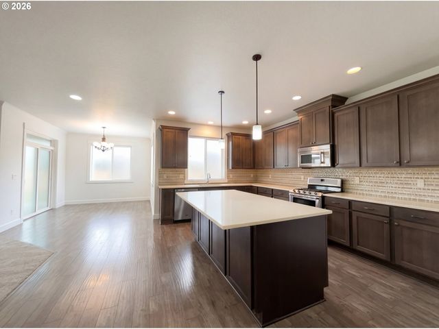 12779 LINDSAY ANNE Ln, Oregon City, OR 97045