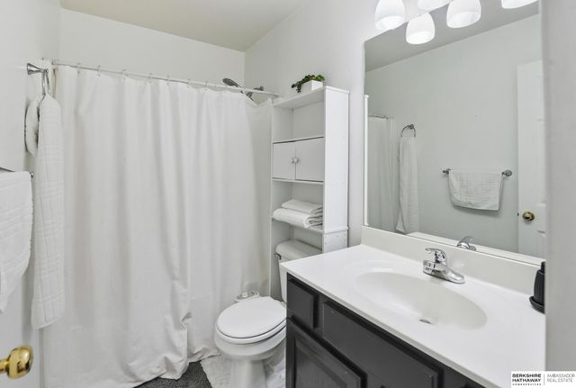 18681 Allan Street, Omaha, NE 68135