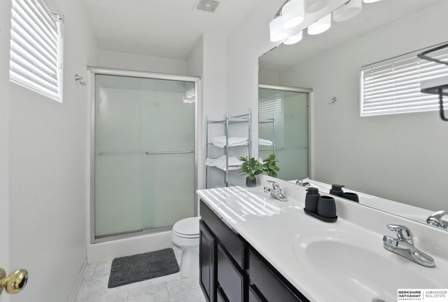 18681 Allan Street, Omaha, NE 68135