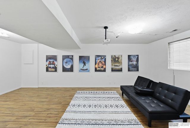 18681 Allan Street, Omaha, NE 68135