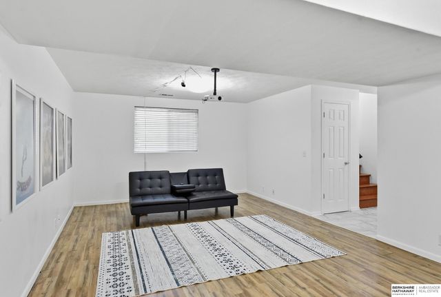 18681 Allan Street, Omaha, NE 68135