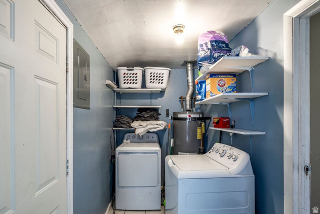 Image 14 of property listing at 307 S PARK ST, Layton, UT 84041