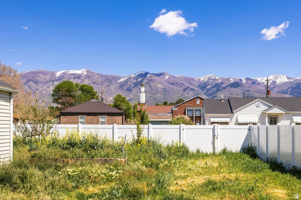 Image 19 of property listing at 307 S PARK ST, Layton, UT 84041