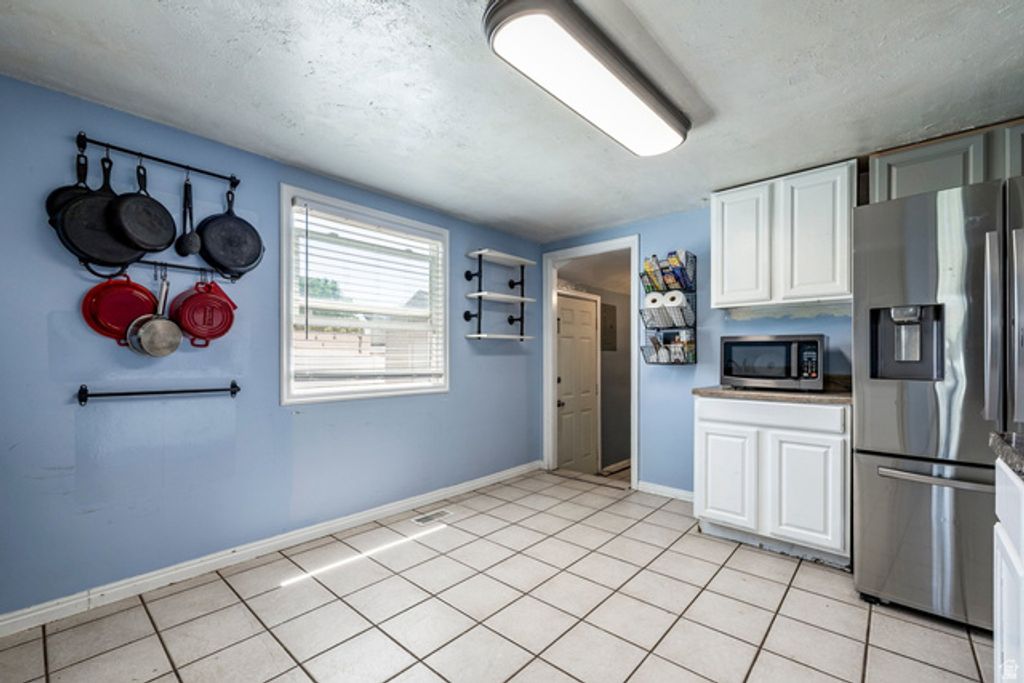 Image 5 of property listing at 307 S PARK ST, Layton, UT 84041