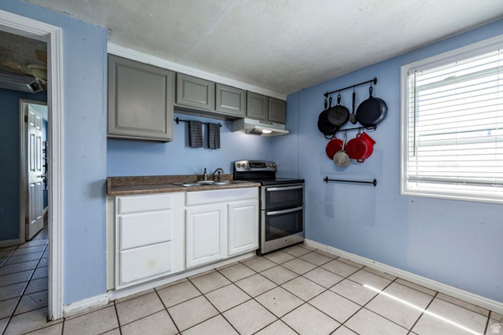 Image 7 of property listing at 307 S PARK ST, Layton, UT 84041