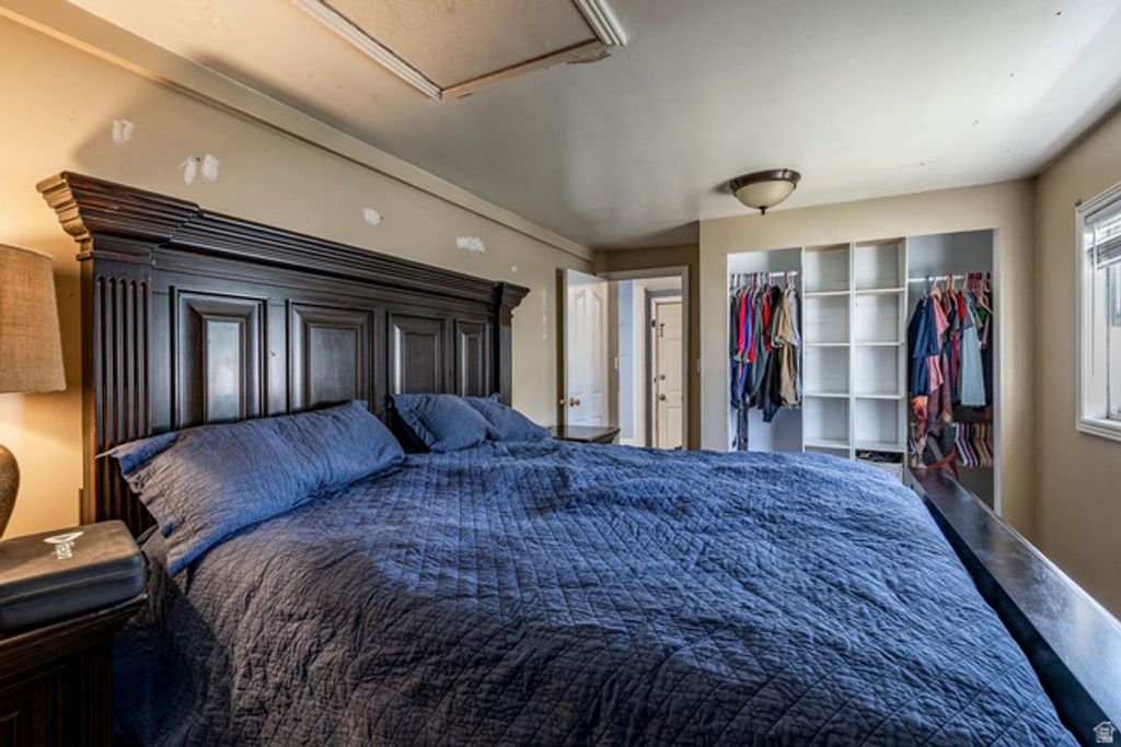 Image 10 of property listing at 307 S PARK ST, Layton, UT 84041