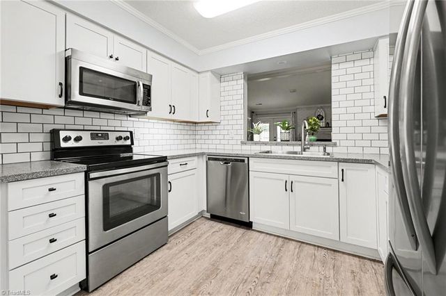 132 Breckindale Circle, Winston-salem, NC 27104