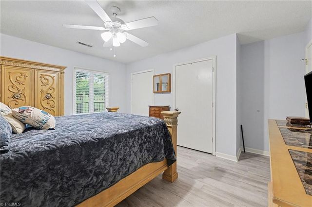 132 Breckindale Circle, Winston-salem, NC 27104