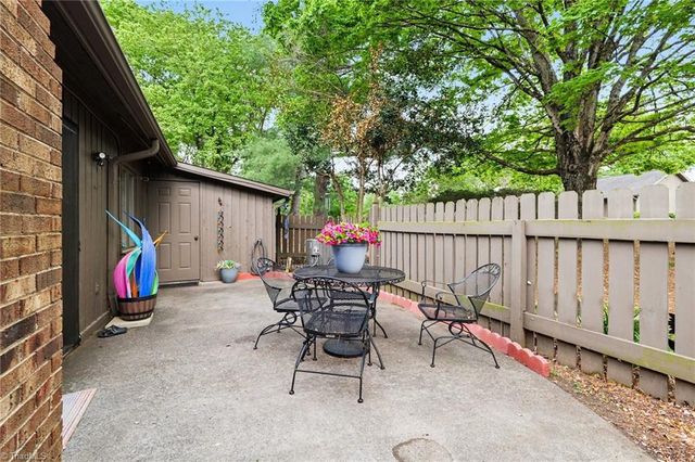 132 Breckindale Circle, Winston-salem, NC 27104
