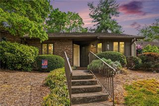 132 Breckindale Circle, Winston-salem, NC 27104