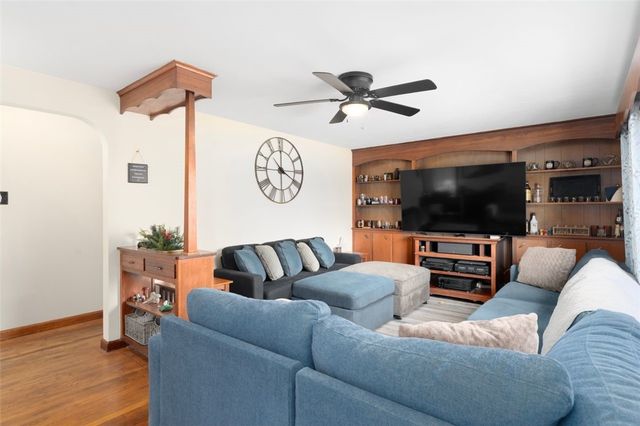 19 Cedarcrest Drive, Preston, CT 06365