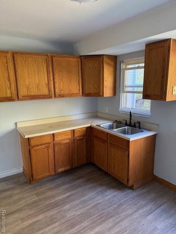 3112 W Mott Avenue, Flint, MI 48504