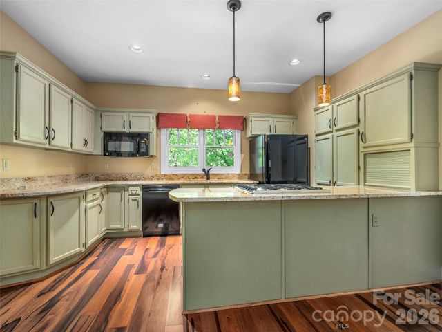 4 Lacoste Drive, Hendersonville, NC 28739