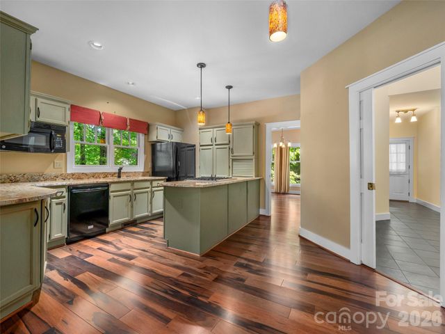 4 Lacoste Drive, Hendersonville, NC 28739