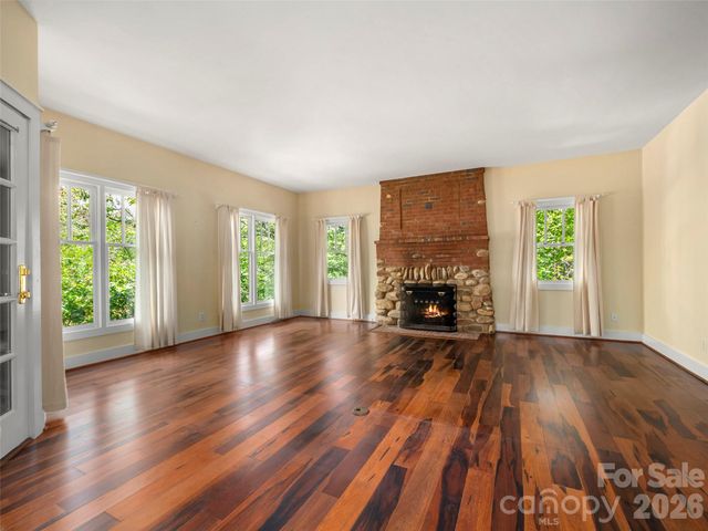 4 Lacoste Drive, Hendersonville, NC 28739