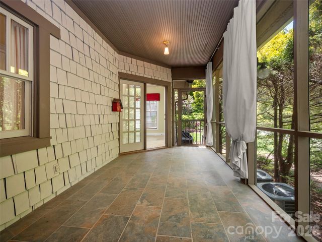 4 Lacoste Drive, Hendersonville, NC 28739